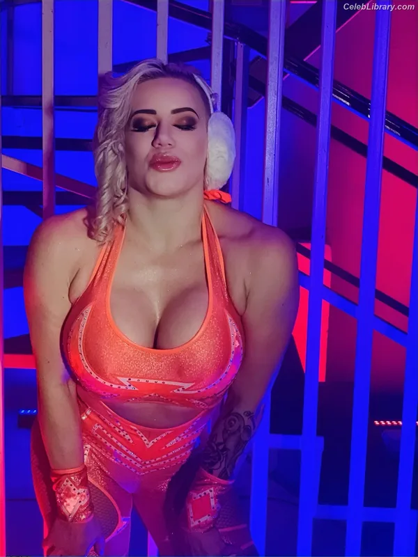 Taya Valkyrie photo 14 of 345