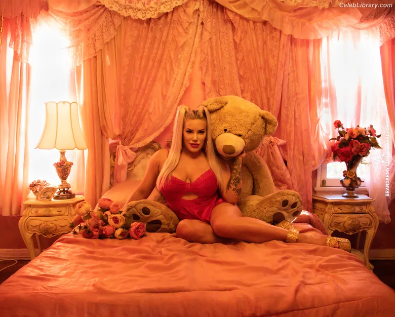 Taya Valkyrie photo 18 of 345