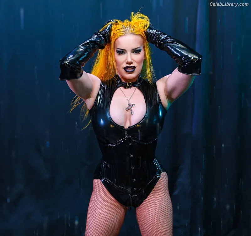 Taya Valkyrie photo 6 of 345