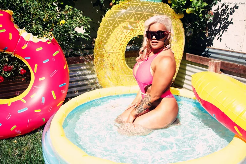 Taya Valkyrie photo 9 of 345