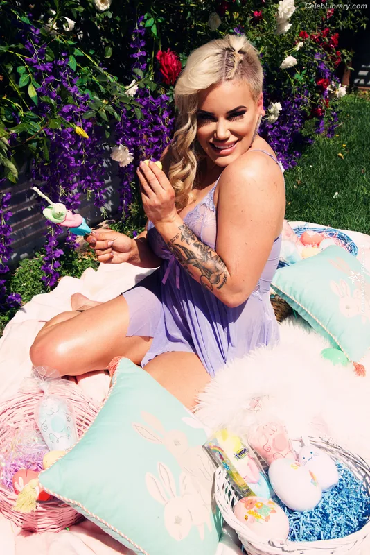 Taya Valkyrie photo 11 of 345