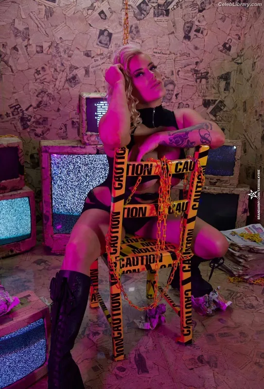 Taya Valkyrie photo 8 of 345