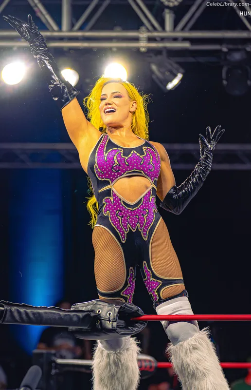 Taya Valkyrie photo 11 of 345