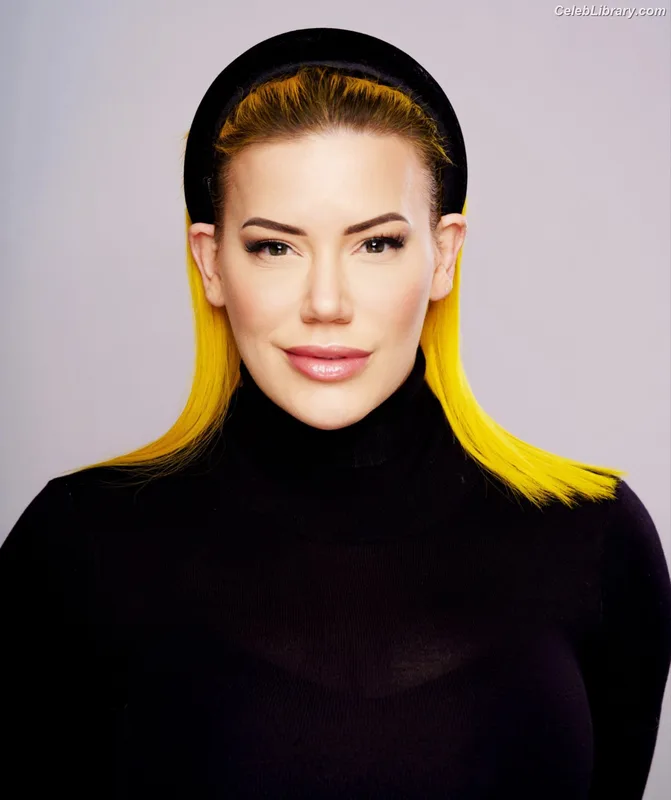 Taya Valkyrie photo 6 of 345