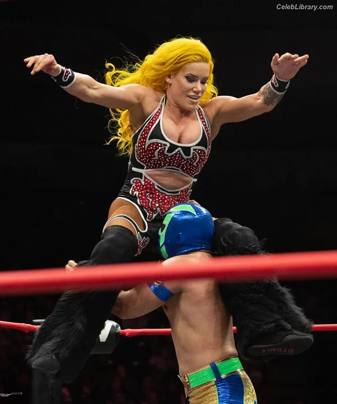 Taya Valkyrie photo 13 of 345