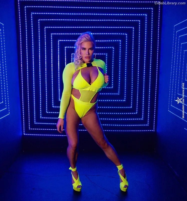 Taya Valkyrie photo 3 of 345