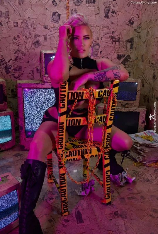 Taya Valkyrie photo 7 of 345