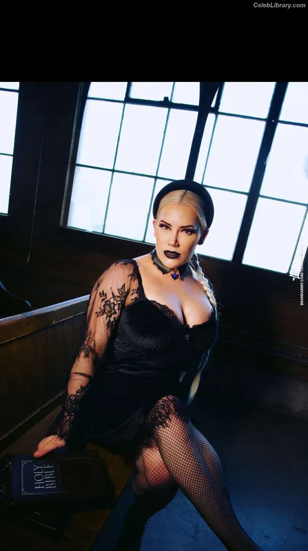 Taya Valkyrie photo 11 of 345