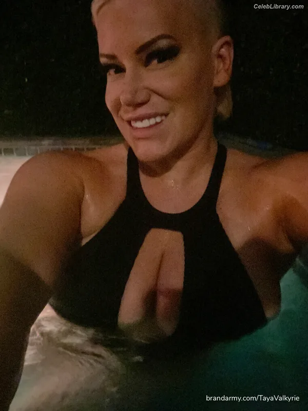Taya Valkyrie photo 2 of 345