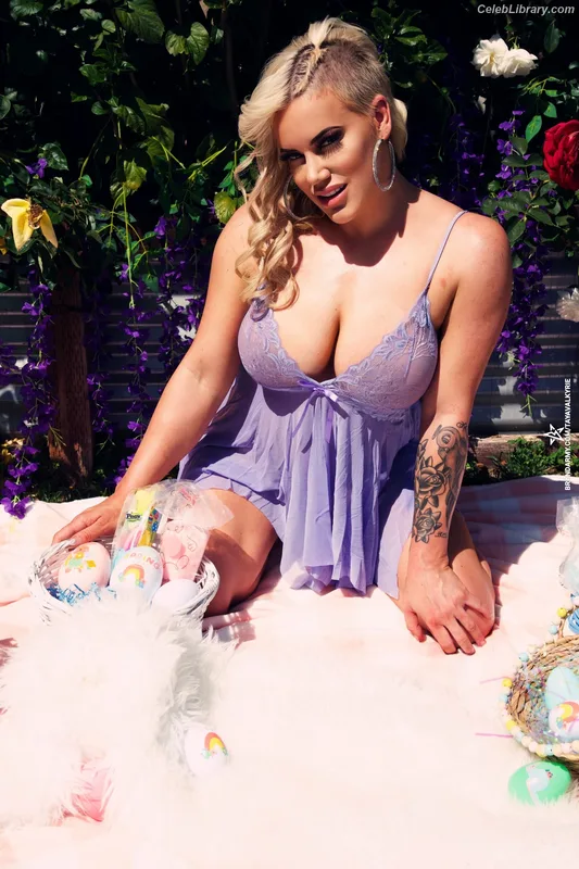 Taya Valkyrie photo 10 of 345