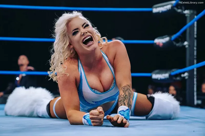 Taya Valkyrie photo 4 of 345
