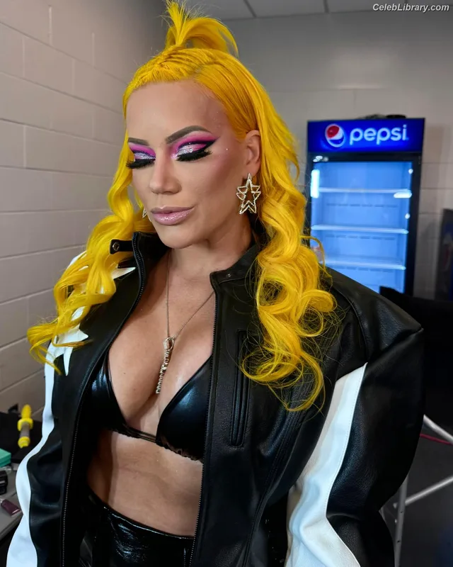 Taya Valkyrie photo 6 of 345