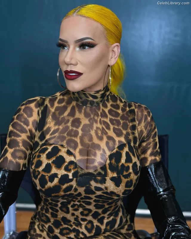 Taya Valkyrie photo 8 of 345