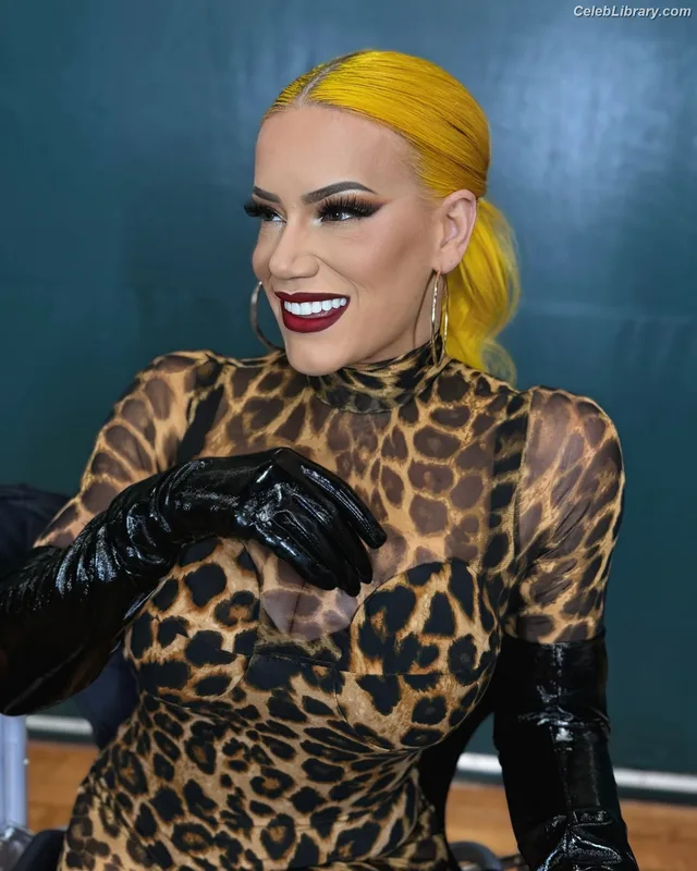 Taya Valkyrie photo 9 of 345