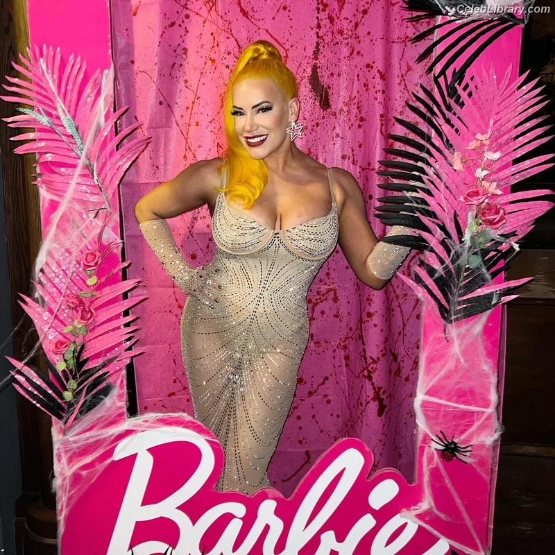 Taya Valkyrie photo 10 of 345