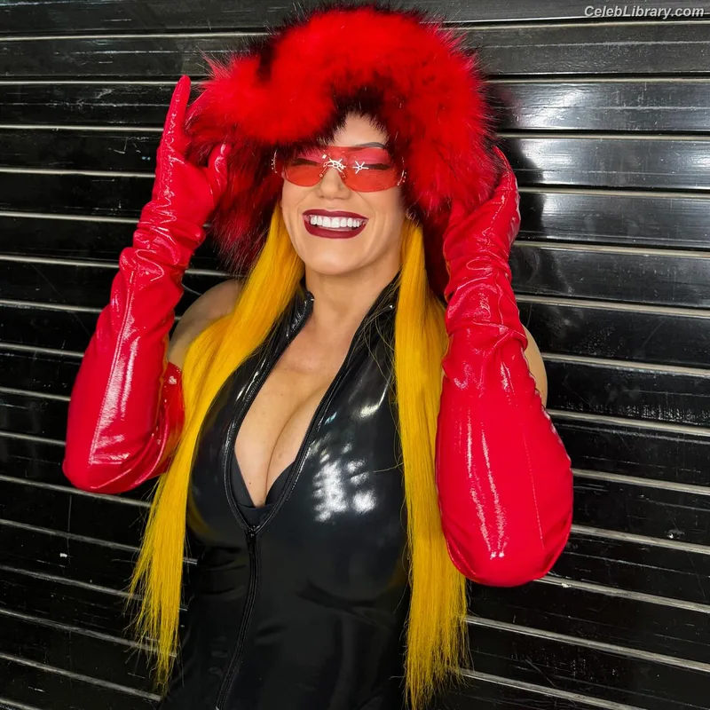 Taya Valkyrie photo 14 of 345