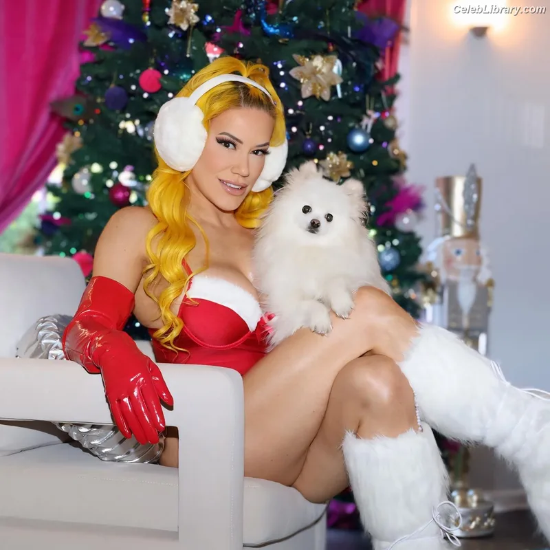 Taya Valkyrie photo 4 of 345