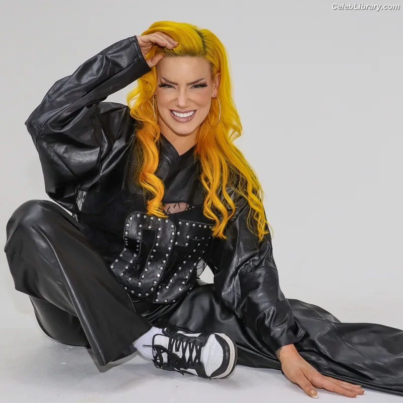 Taya Valkyrie photo 10 of 345