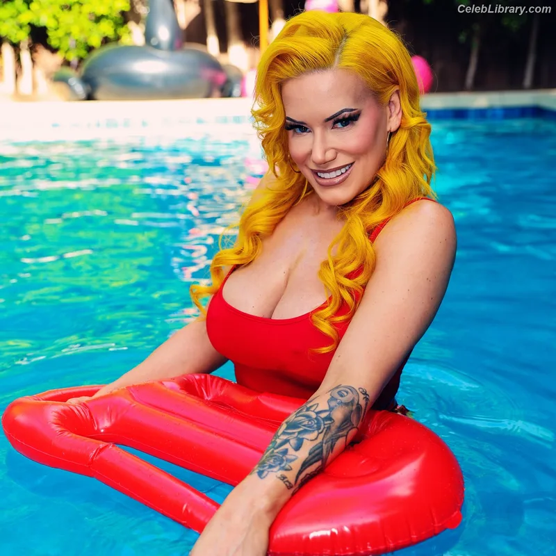 Taya Valkyrie photo 17 of 345