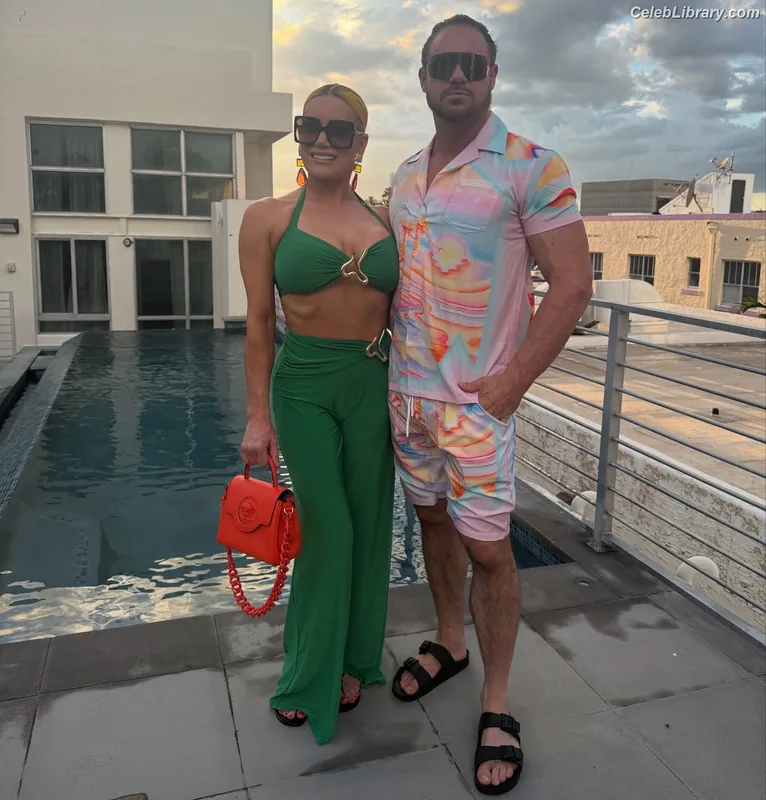 Taya Valkyrie photo 6 of 345