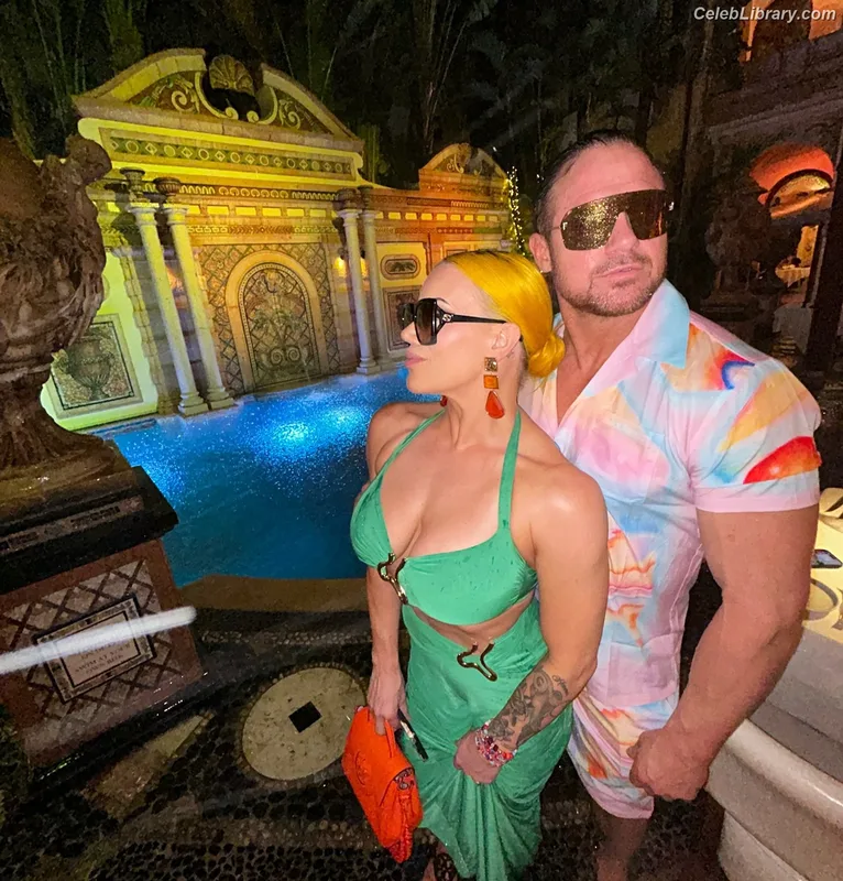 Taya Valkyrie photo 7 of 345