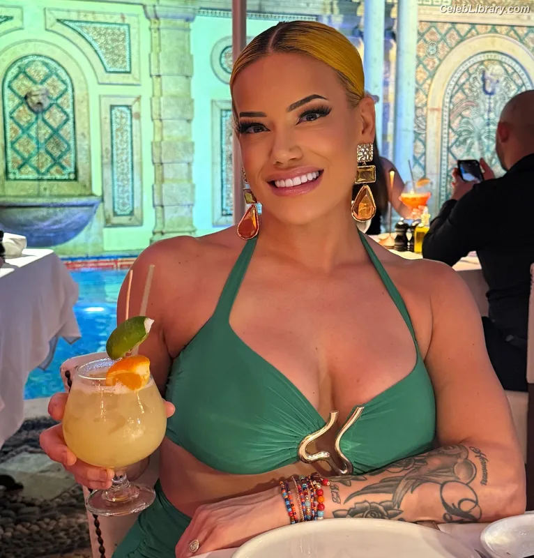 Taya Valkyrie photo 8 of 345