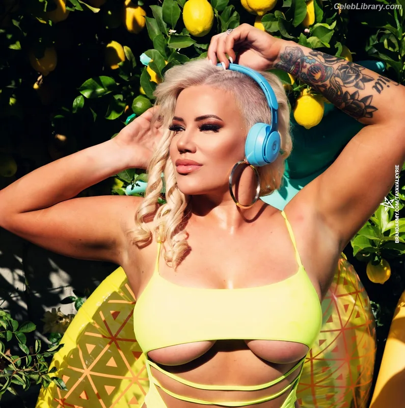 Taya Valkyrie photo 24 of 345