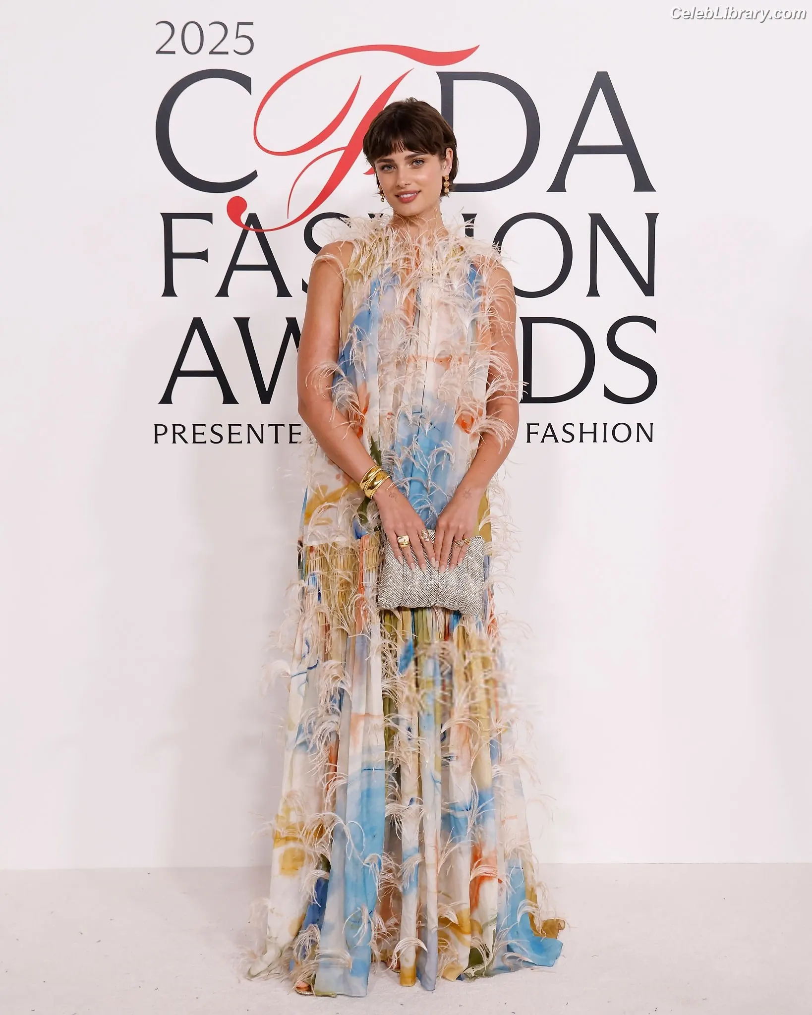 Taylor Hill photo 2 of 545