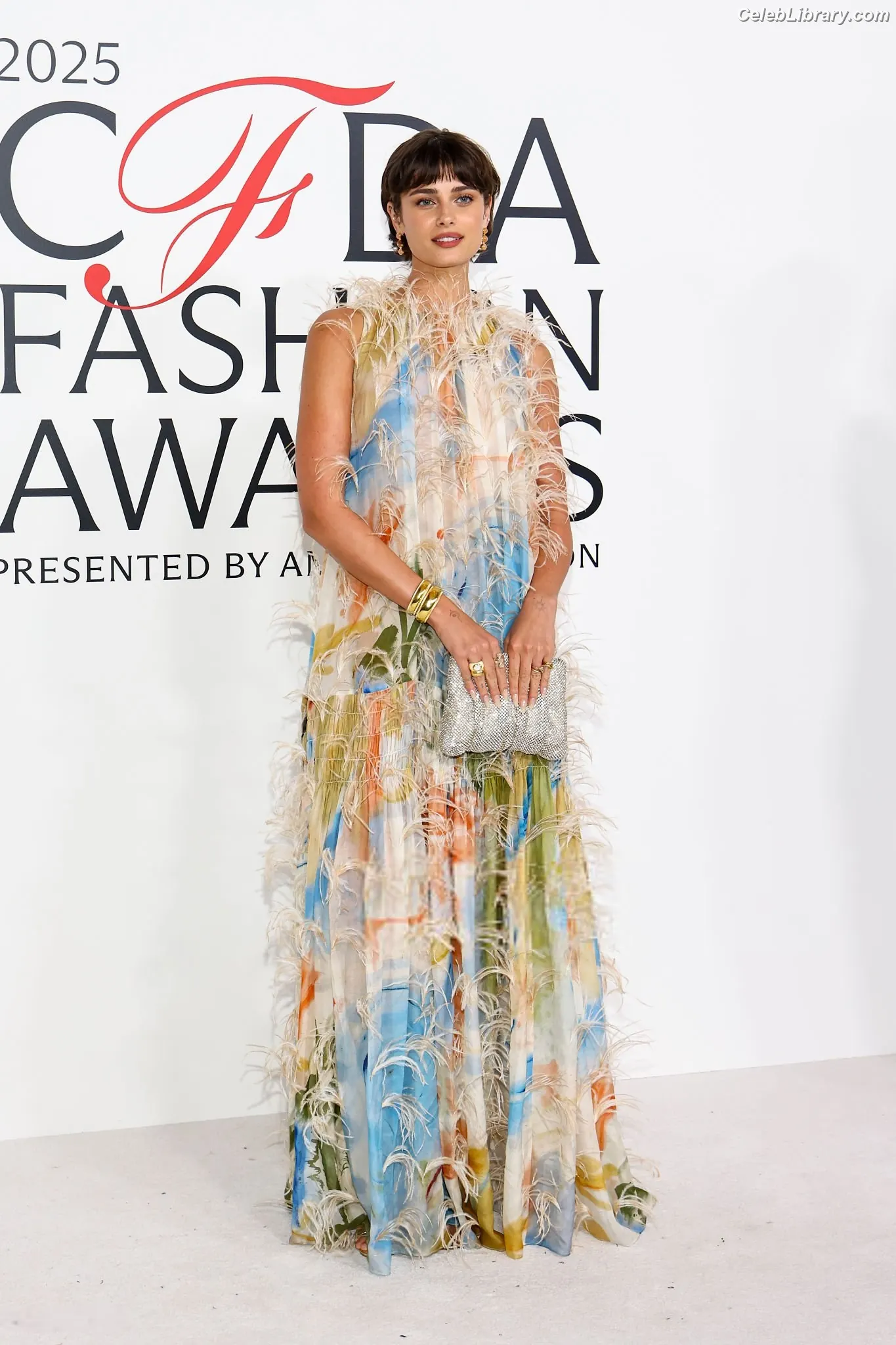 Taylor Hill photo 3 of 545