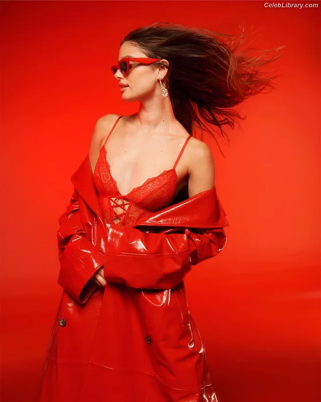 Taylor Hill photo 7 of 546