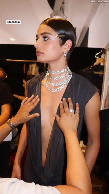 Taylor Hill photo 7 of 546