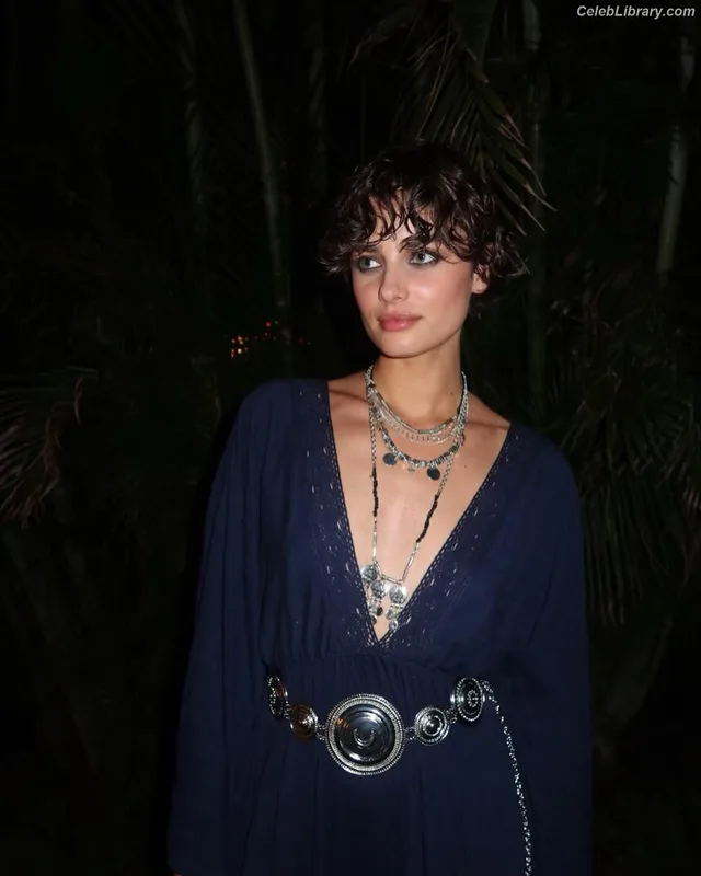 Taylor Hill photo 3 of 546