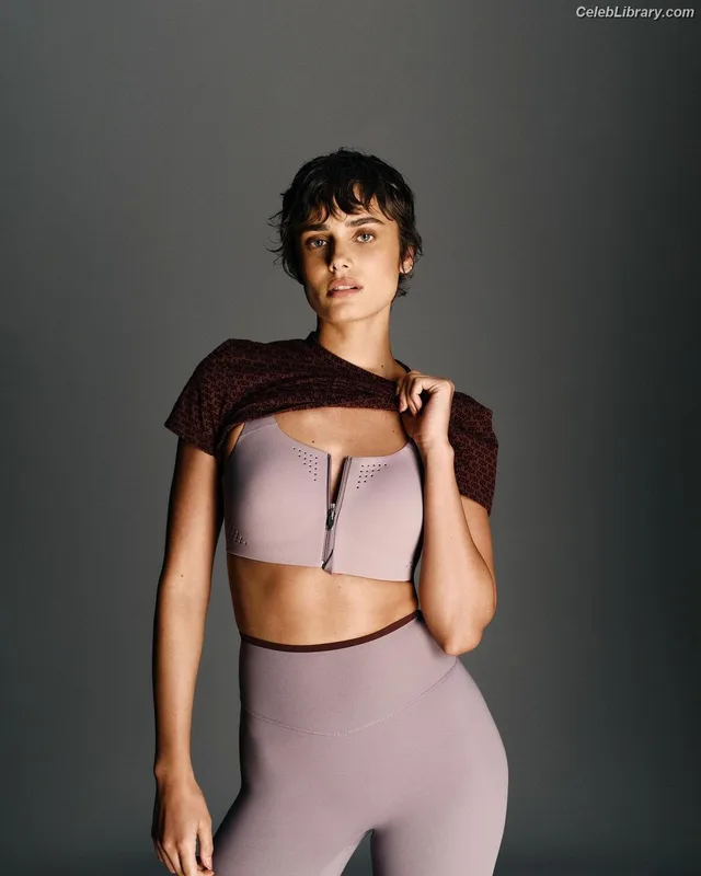 Taylor Hill photo 7 of 546