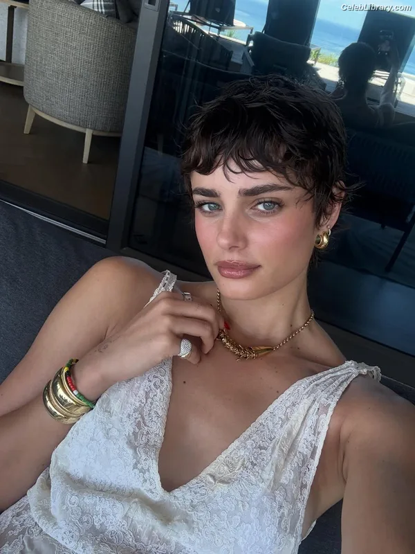 Taylor Hill photo 20 of 546