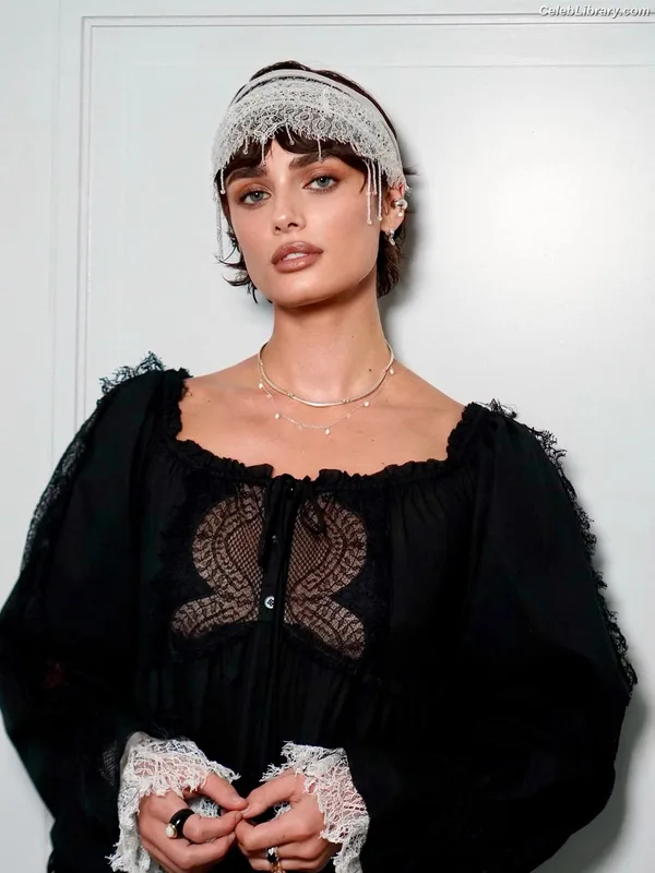 Taylor Hill photo 24 of 546
