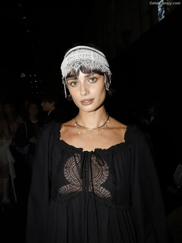 Taylor Hill photo 1 of 546