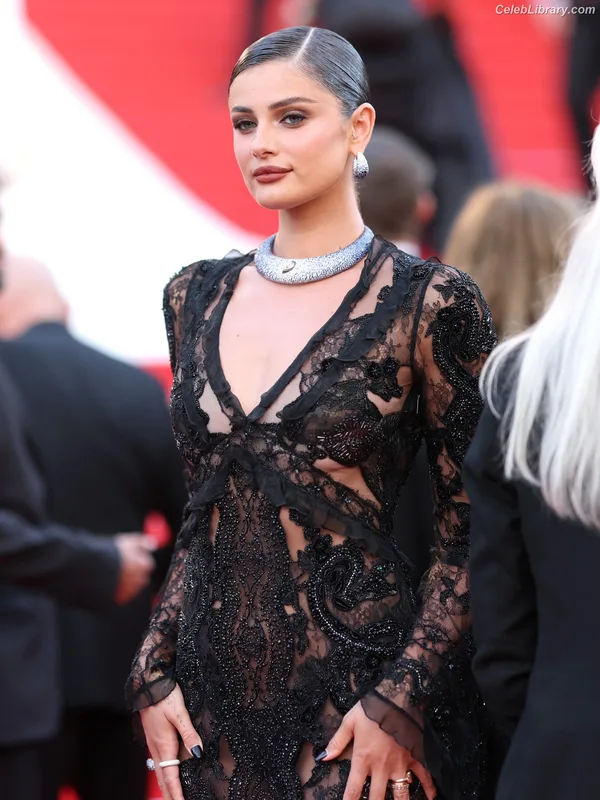 Taylor Hill photo 10 of 546