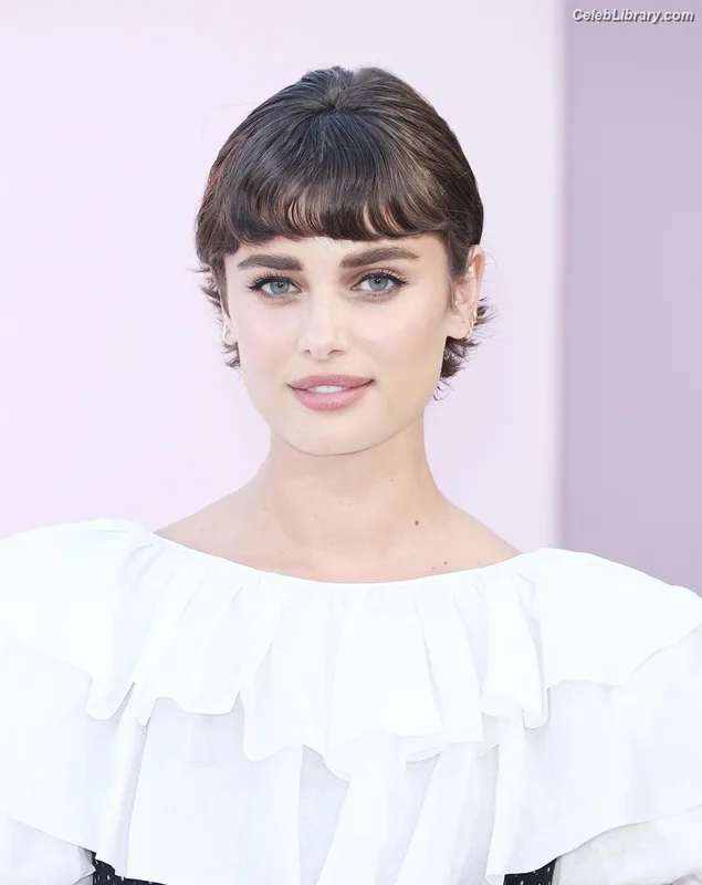 Taylor Hill photo 18 of 546