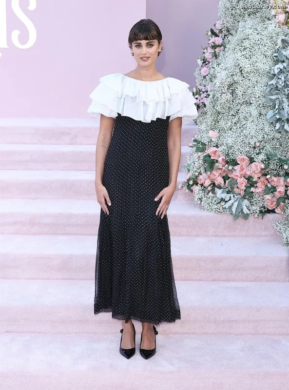 Taylor Hill photo 21 of 546