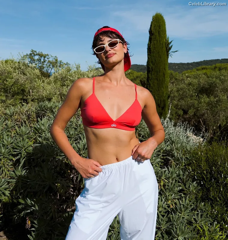 Taylor Hill photo 7 of 546