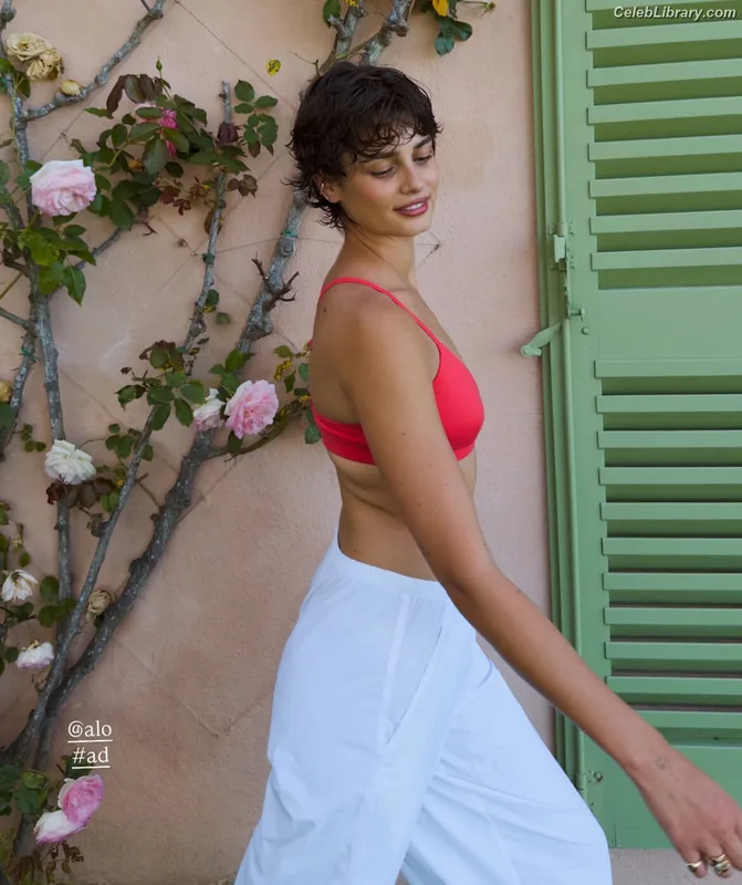 Taylor Hill photo 8 of 546