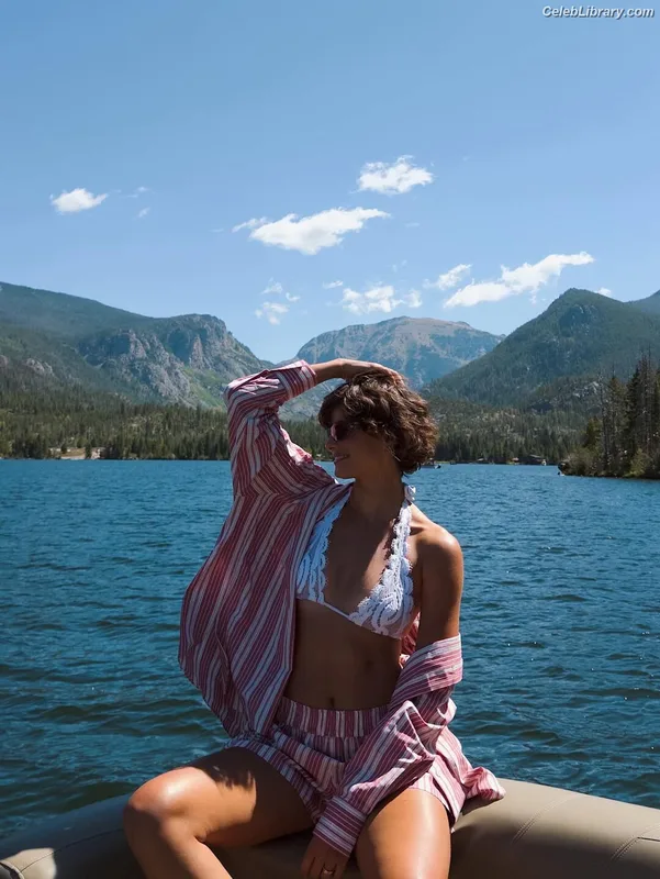 Taylor Hill photo 12 of 546
