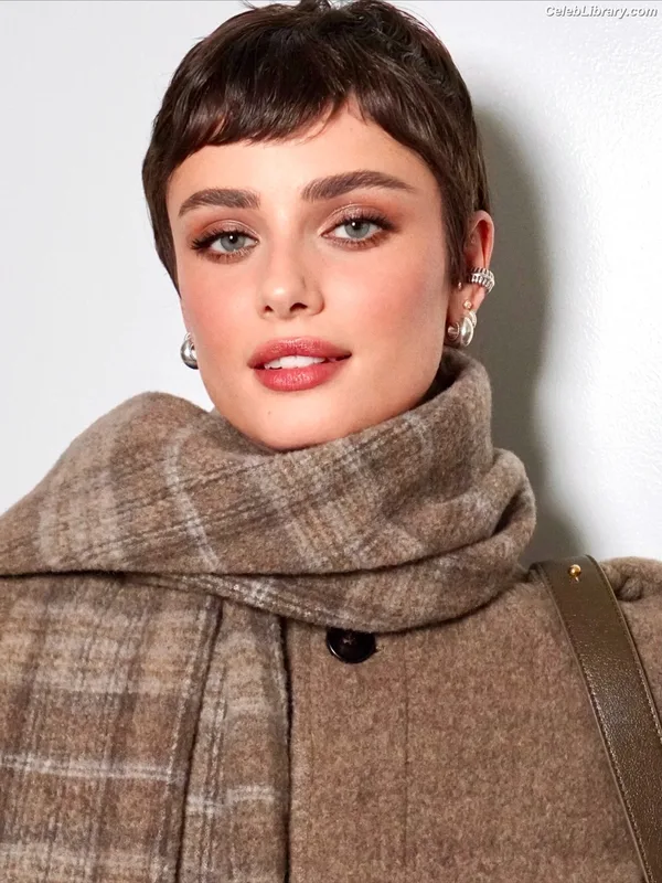 Taylor Hill photo 22 of 546