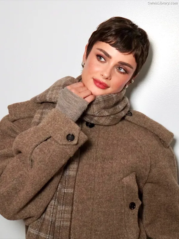 Taylor Hill photo 23 of 546