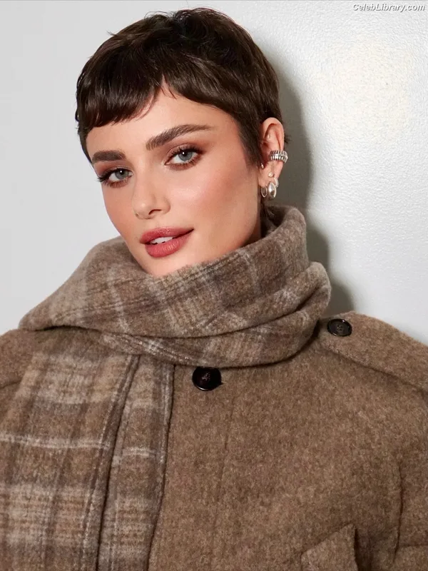 Taylor Hill photo 24 of 546