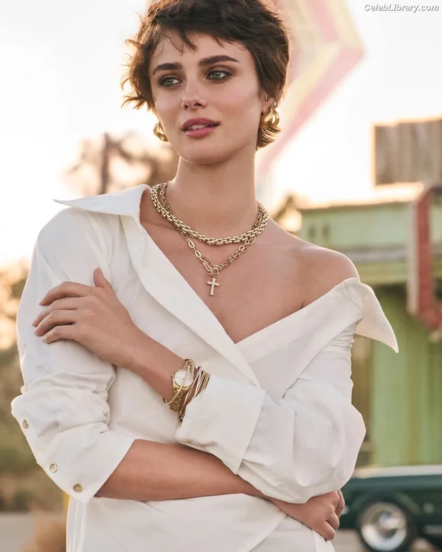 Taylor Hill photo 1 of 546