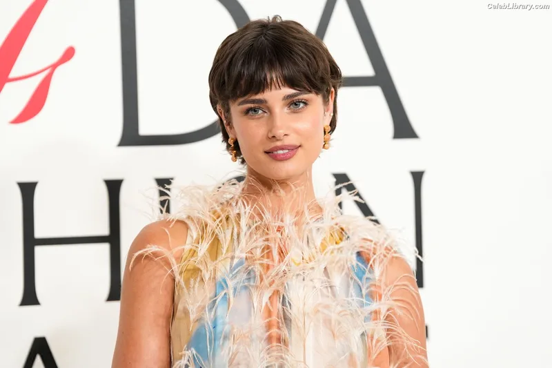 Taylor Hill photo 13 of 546