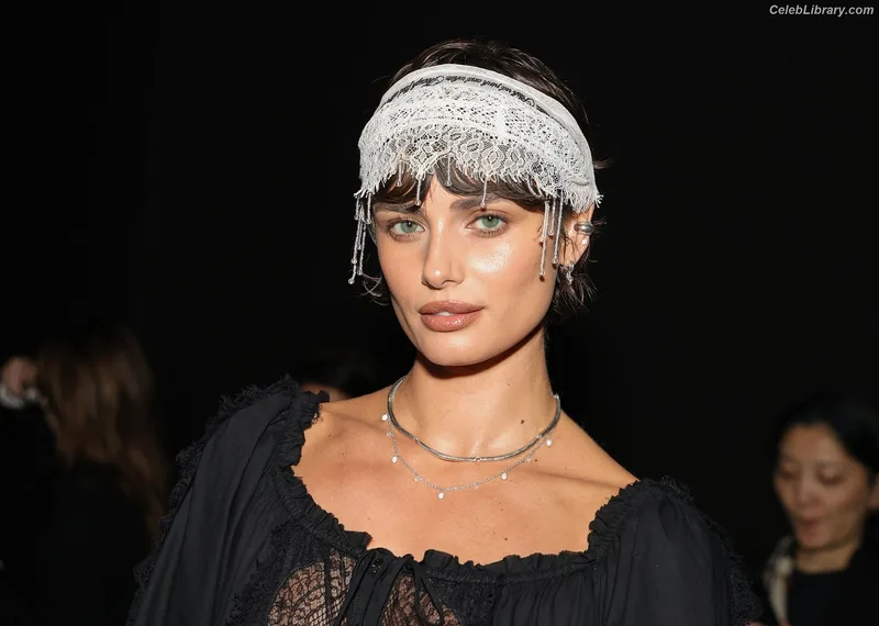 Taylor Hill photo 22 of 546
