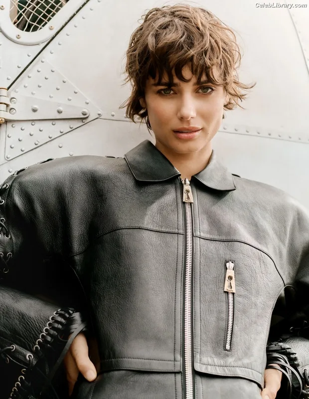 Taylor Hill photo 10 of 546