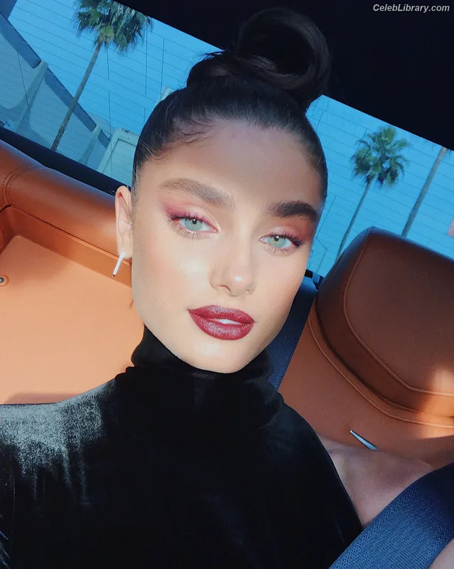 Taylor Hill photo 20 of 546